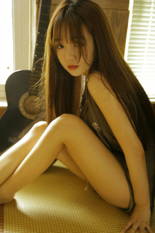 女老师和男学生接吻